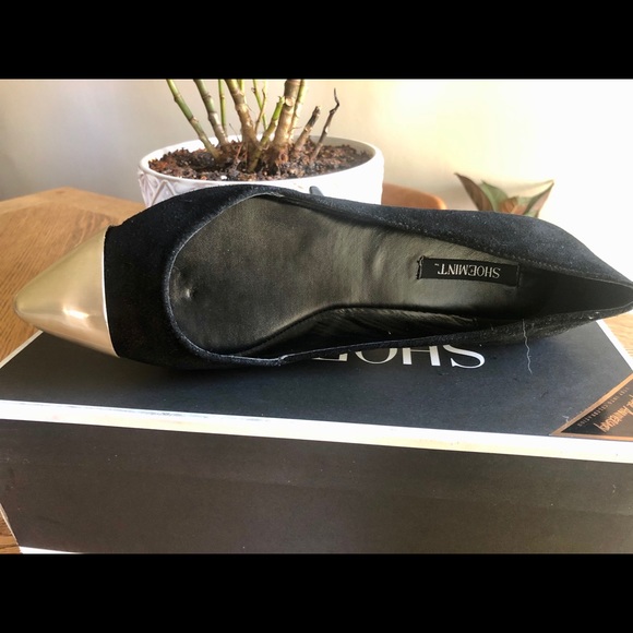 Black Suede Cap Pointed Toe Flats - Picture 5 of 6